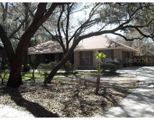 112 Wild Oak Dr., Brandon, FL 33511