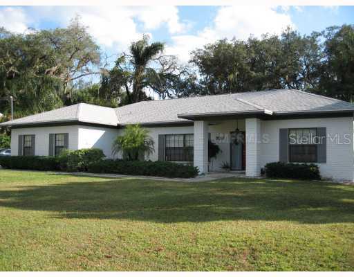 709 Westwood Ln., Brandon, FL 33511