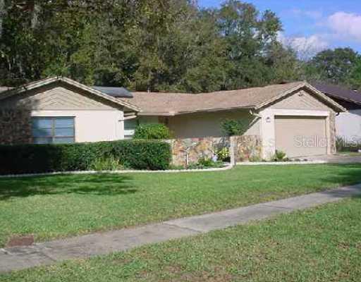 2310 Windsor Oaks Ave., Lutz, FL 33549