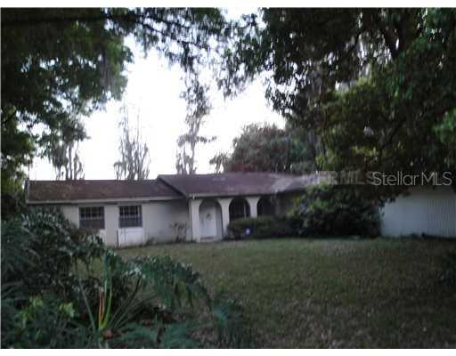 645 Commiston Ln., Lutz, FL 33549