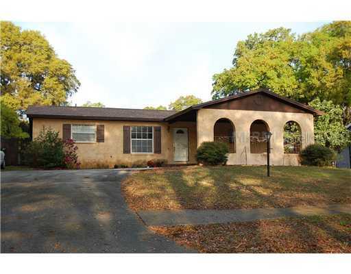 806 Knight St., Seffner, FL 33584