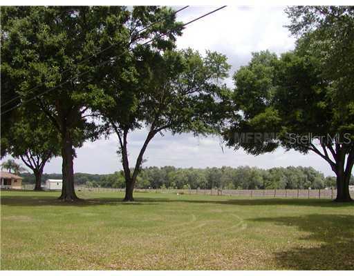 2906 Appling Woods Pl., Plant City, FL 33565