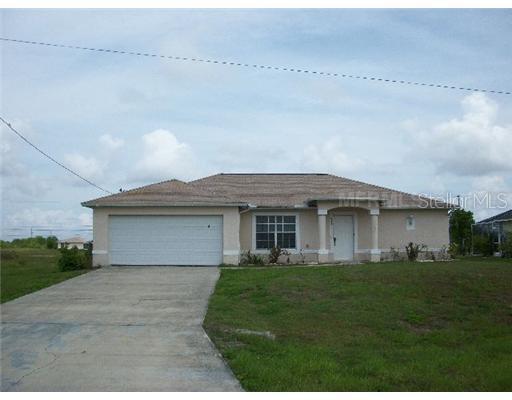 633 NE 4th Ter., Cape Coral, FL 33909