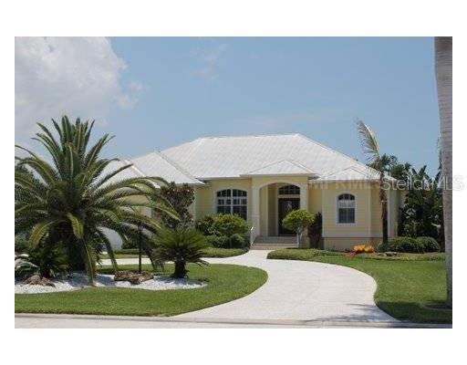 857 Hillcrest Dr., Nokomis, FL 34275