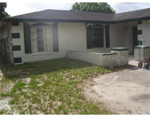 906 Essex Rd., Brandon, FL 33510