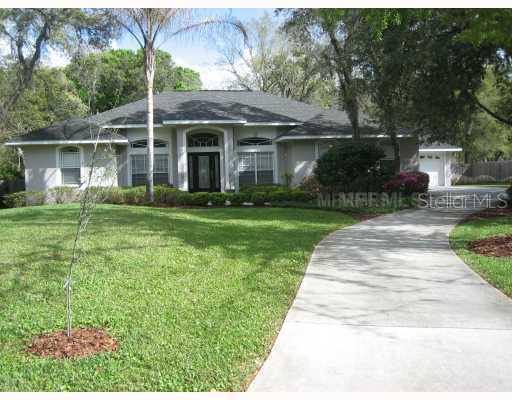 2814 Ridge Hollow Ln., Lutz, FL 33559