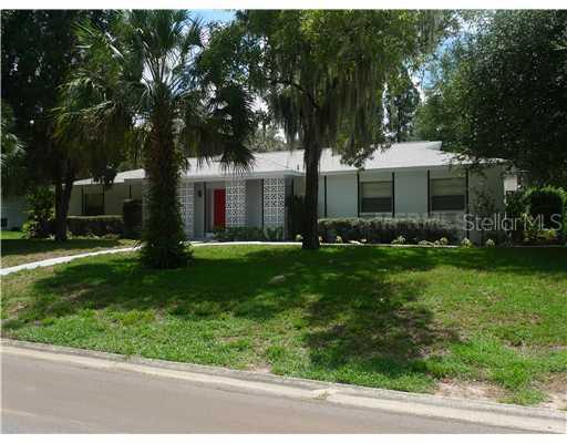 121 Crestview Dr., Brandon, FL 33511