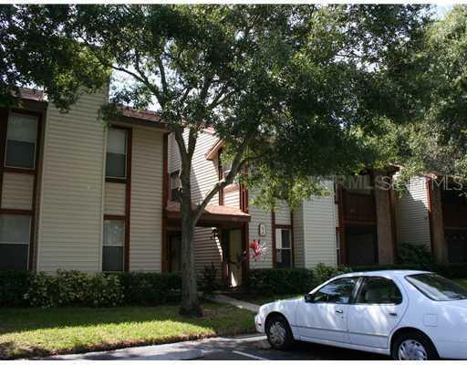 1755 Hampton Ln. #202, Palm Harbor, FL 34683