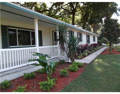 1203 Ravenwood Dr., Valrico, FL 33594