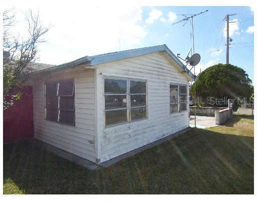 3253 Jackson Dr., Holiday, FL 34691