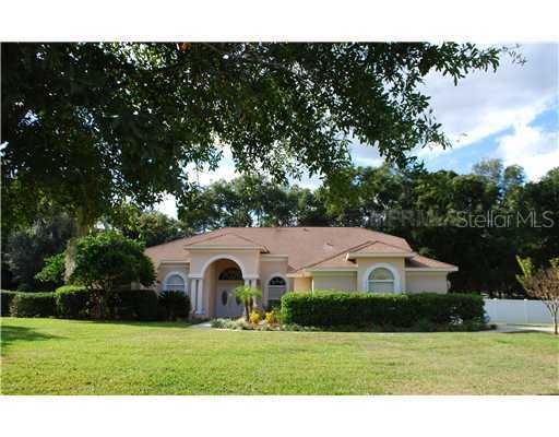 2103 Colewood Ln., Valrico, FL 33594