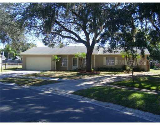 1001 Pinegrove Dr., Brandon, FL 33511