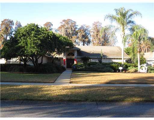 18104 Clear Lake Dr., Lutz, FL 33548