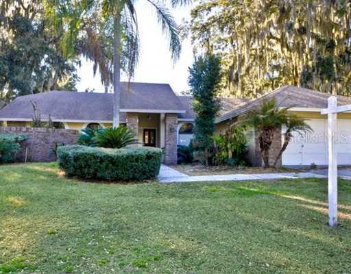 1104 Hunt Club Ln., Valrico, FL 33594