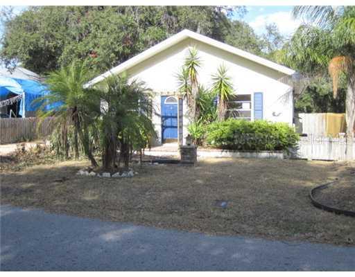 605 E Spruce St., Tarpon Springs, FL 34689