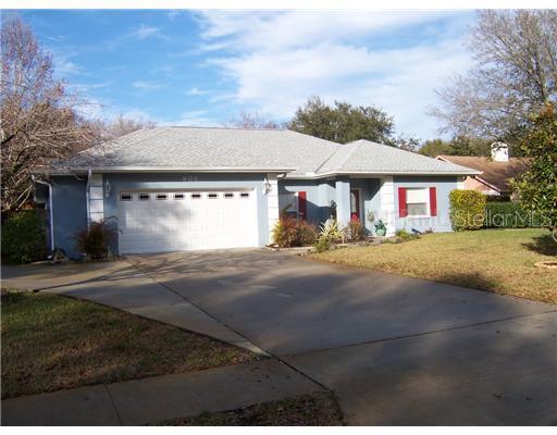 905 Hollyshore Dr., Lutz, FL 33548