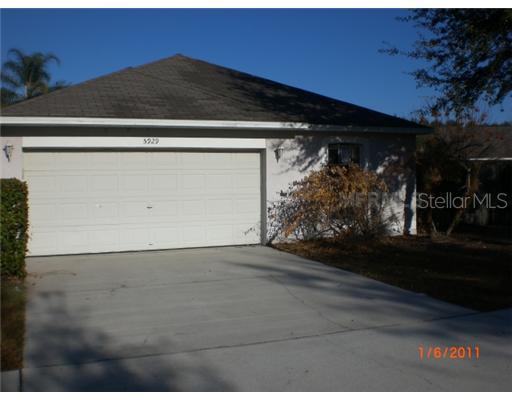 5929 Lake Front Dr., Zephyrhills, FL 33545