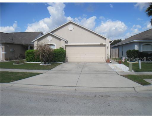 5915 Lake Front Dr., Zephyrhills, FL 33545