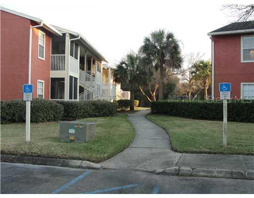 804 Lake Haven Sq. #105, Brandon, FL 33511