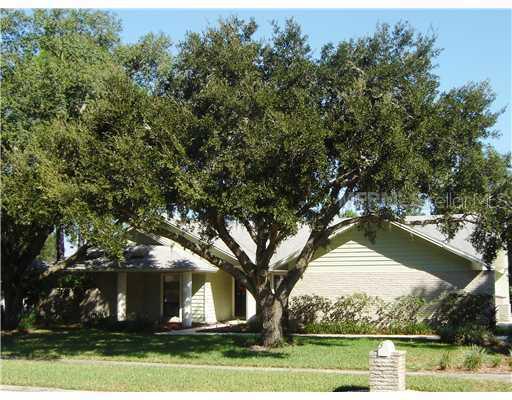 17915 Clear Lake Dr., Lutz, FL 33548