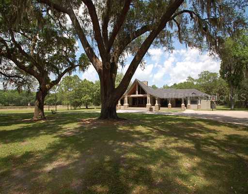 5319 Cedarwood Manor Dr., Plant City, FL 33565