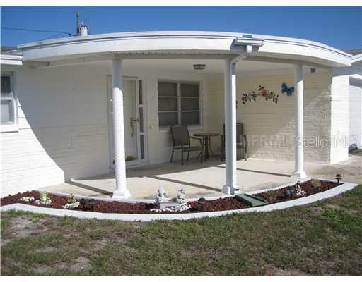 2049 Erin Dr., Holiday, FL 34690