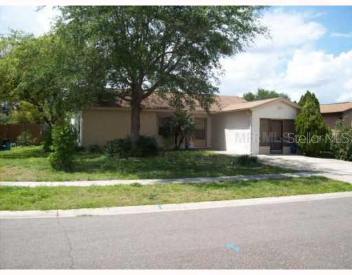 906 Pine Ridge Cir., Brandon, FL 33511