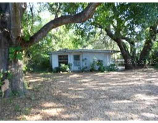 4906 E Hanna Ave., Tampa, FL 33610