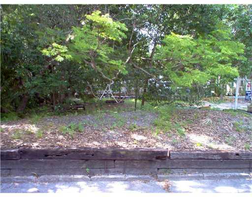 1830 Hawkins Ct., Sarasota, FL 34236