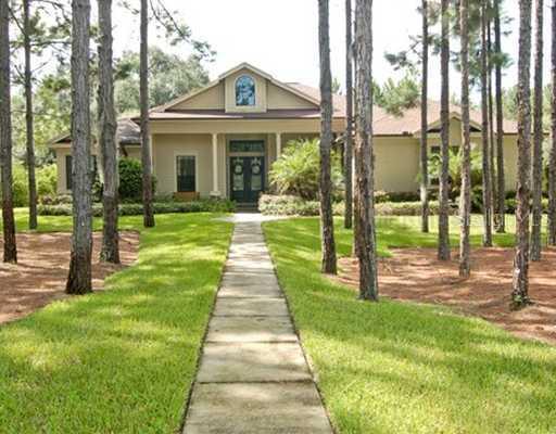 427 Pine Bluff Dr., Lutz, FL 33549