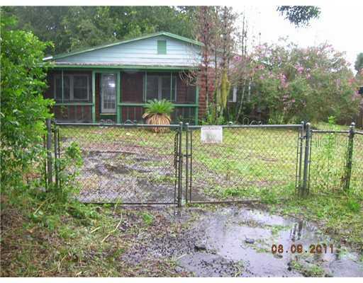 17018 Livingston Ave., Lutz, FL 33559