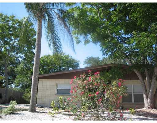 2751 Valencia Dr., Sarasota, FL 34239