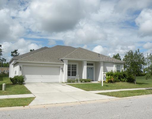 7915 Blackhill St., Zephyrhills, FL 33545