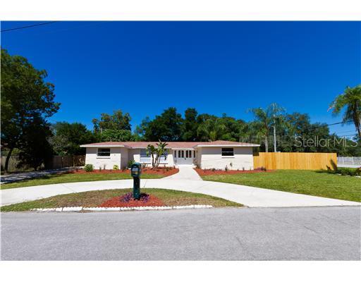 2501 Lake Ellen Ln., Tampa, FL 33618
