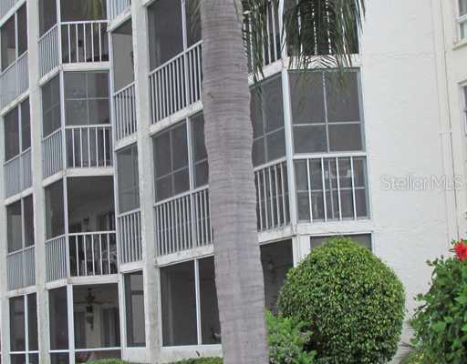 4900 38th Way #402, St Petersburg, FL 33711