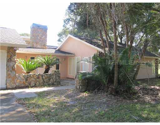 16827 Livingston Ave., Lutz, FL 33559