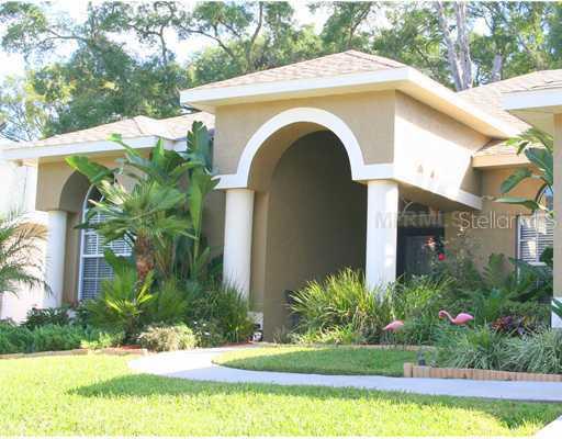 2007 Raven Manor Dr., Dover, FL 33527