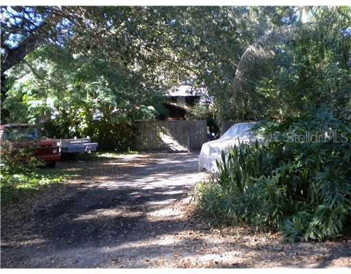 2803 W Thornton Ave., Tampa, FL 33611