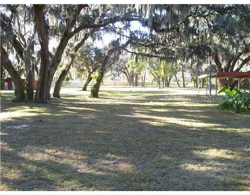 206 Skywood Dr., Valrico, FL 33594