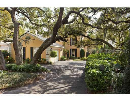 3008 W Hawthorne Rd., Tampa, FL 33611