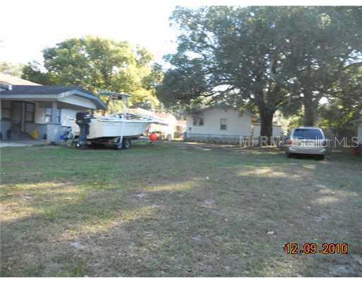 1015 E Crenshaw St., Tampa, FL 33604