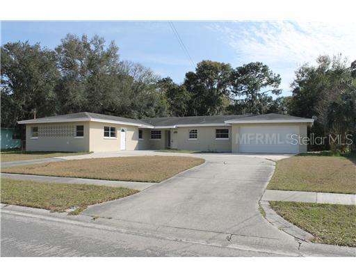 105 Julie Ln., Brandon, FL 33511