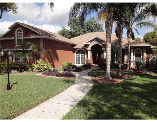 2314 Valrico Forest Dr., Valrico, FL 33594