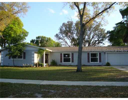 717 Village Pl., Brandon, FL 33511