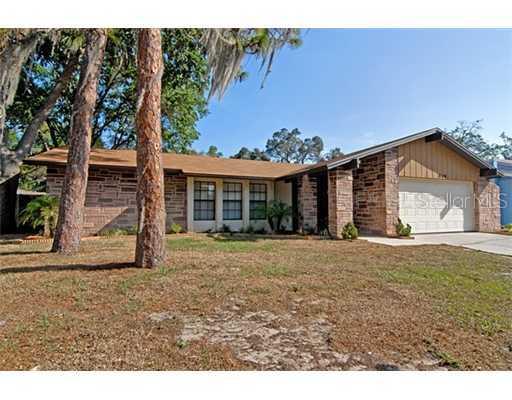 808 Centerwood Ct., Brandon, FL 33511