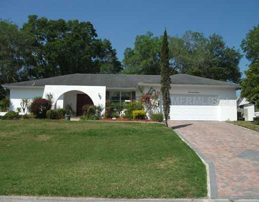 6719 Maybole Pl., Temple Terrace, FL 33617