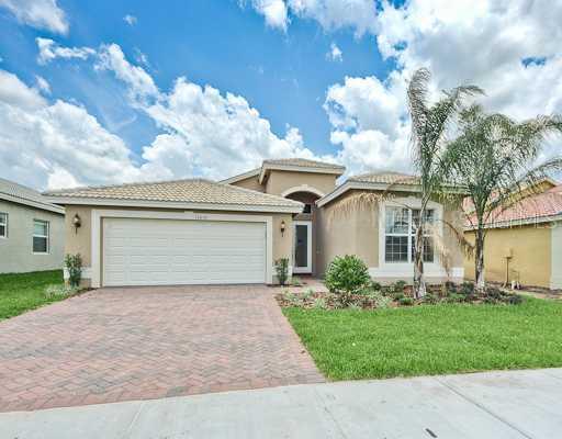 16010 Golden Lakes Dr., Wimauma, FL 33598