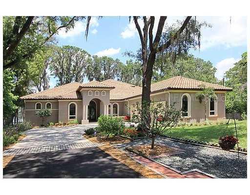 17916 Burnside Dr., Lutz, FL 33548