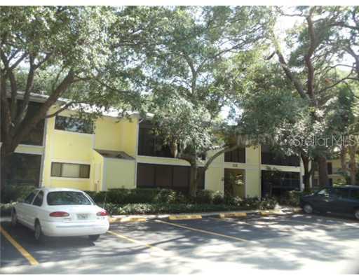 3295 Fox Chase Cir. #205, Palm Harbor, FL 34683