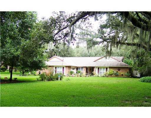 17517 Drake Ct., Lutz, FL 33559